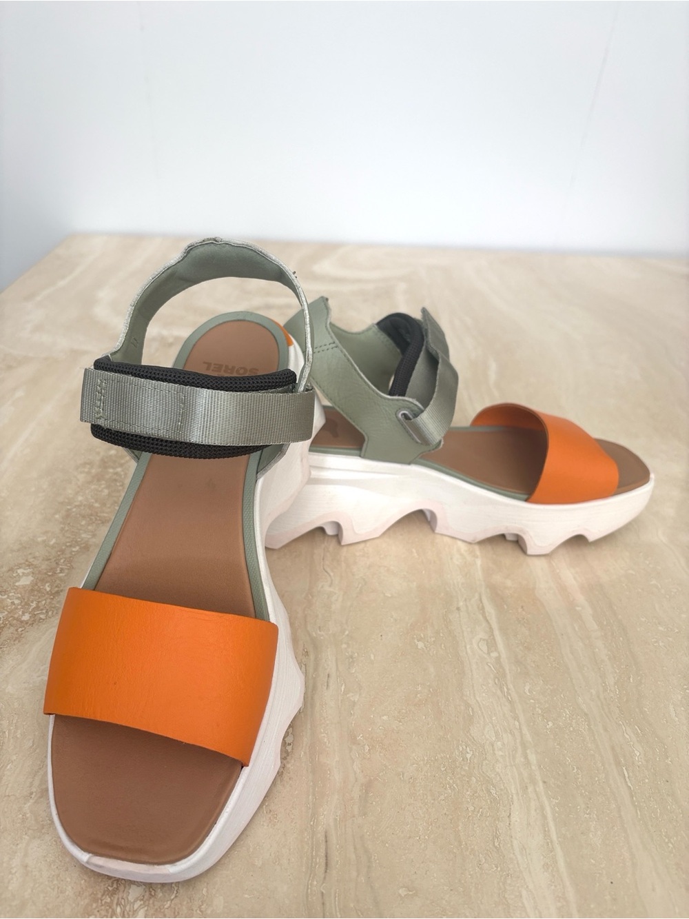 SOREL KINETIC IMPACT w Y STRAP SNEAKERS
